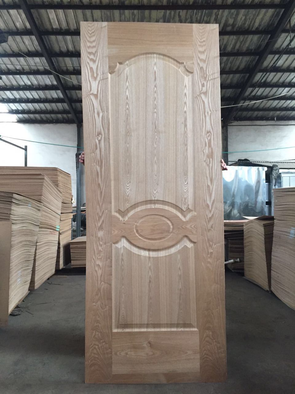 910*2150mm Melamine Veneer HDF White Primered Door Skin Plywood Manufacture